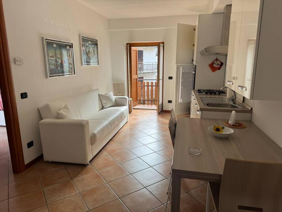 Suite Panoramica Casa Vacanza Di Alex G Oltre il Colle Ngoại thất bức ảnh