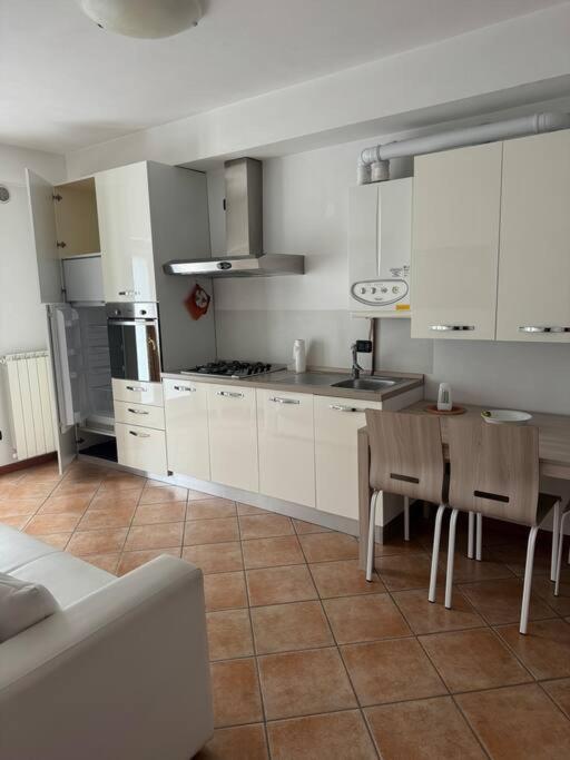 Suite Panoramica Casa Vacanza Di Alex G Oltre il Colle Ngoại thất bức ảnh