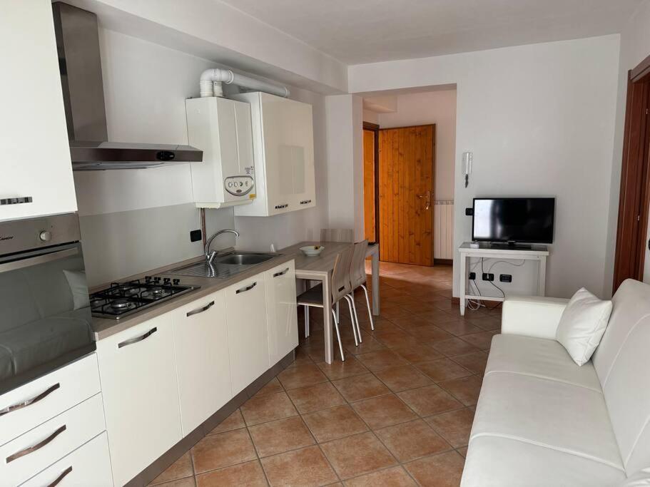 Suite Panoramica Casa Vacanza Di Alex G Oltre il Colle Ngoại thất bức ảnh